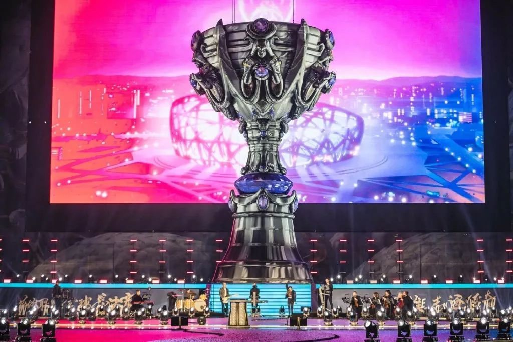 据外网爆料，EDG冠军皮肤将于12.9版本上线