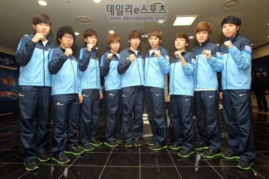 Team Spirit 正式签约17岁的zweih