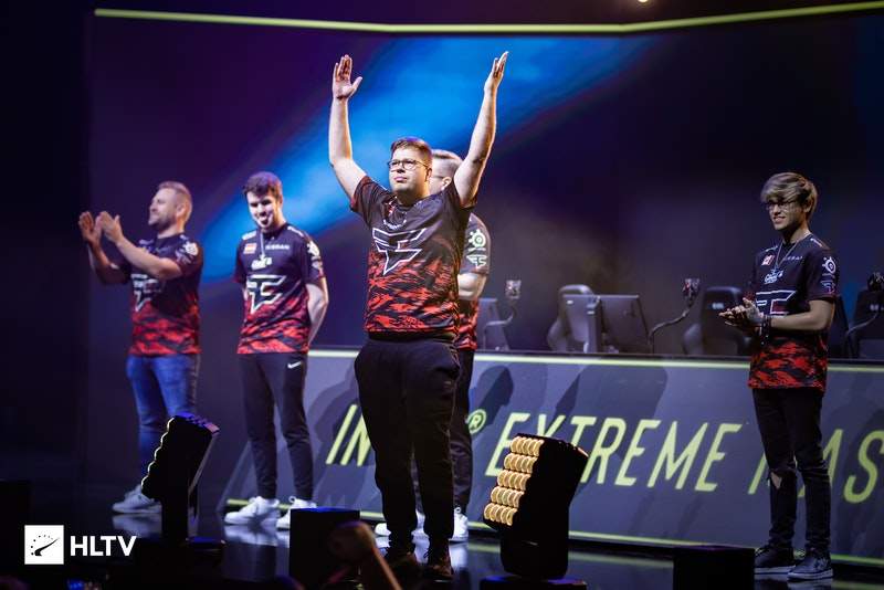 Hery Gnar的手掌击中了三个人， Starry 的飞机输出猛烈， Oh My God 轻松击败了 Ultra Prime 。