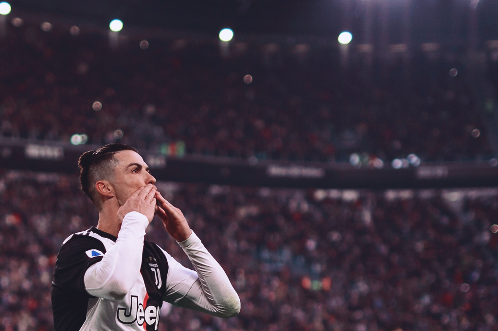 这能逆转吗？小三大嘴全力开火，击杀了 Leyan 团队处于巨大的劣势，扭转了局面